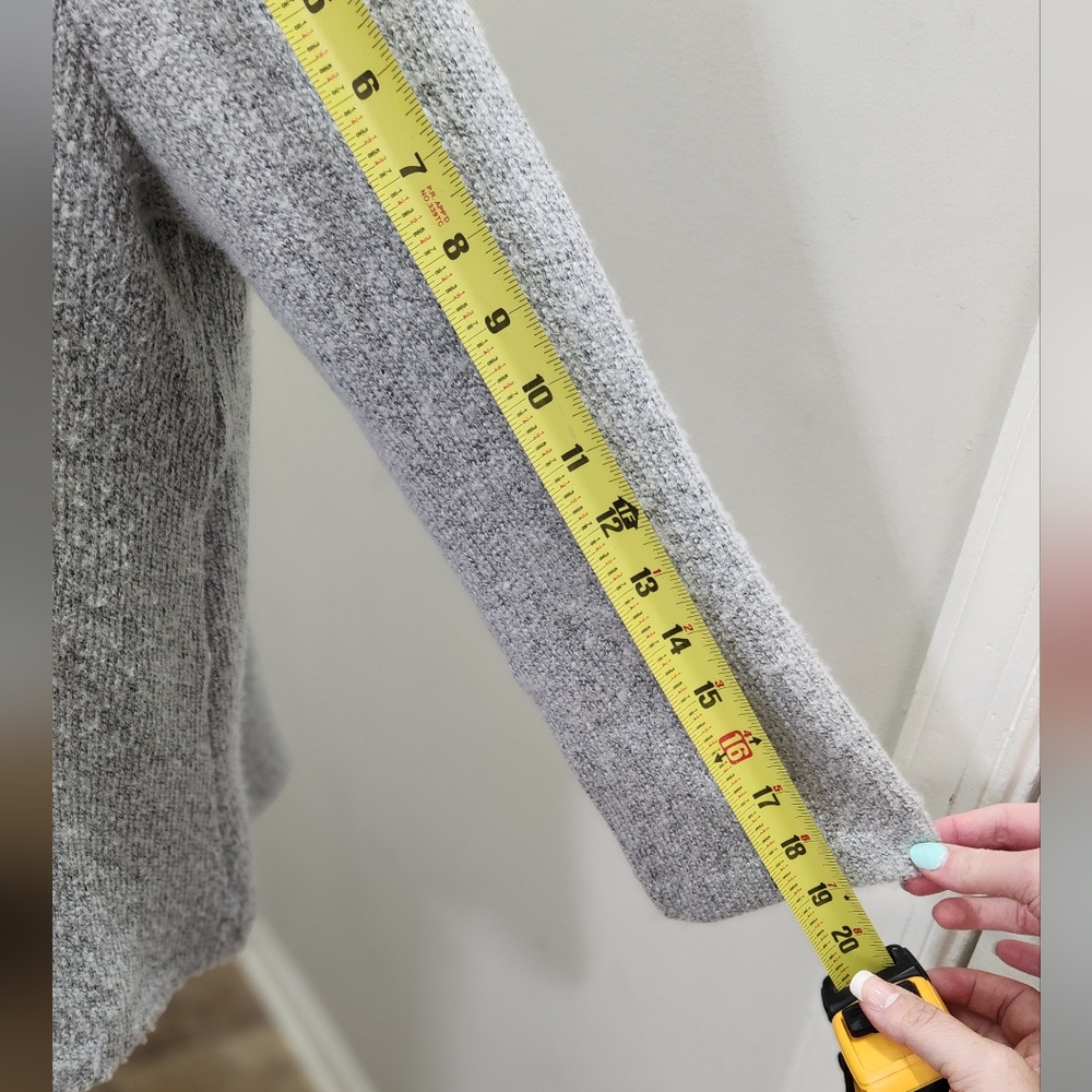 (SOLD) Ann Taylor Loft Sweater - Picture 5 of 7